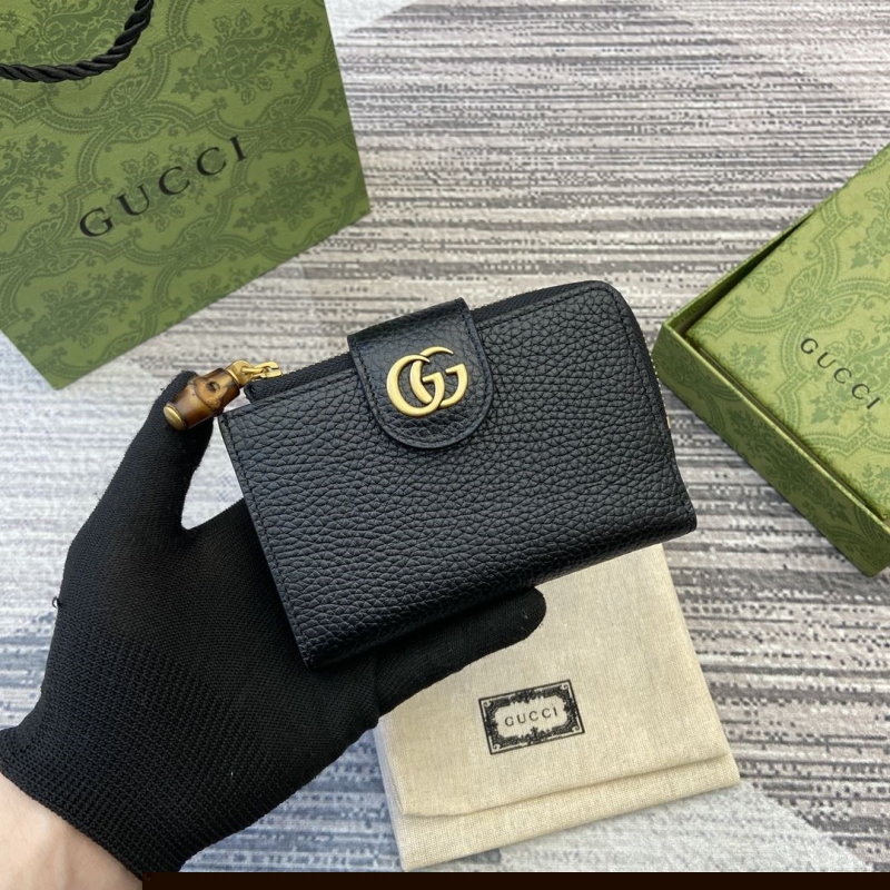 G*u*i wallets & purse
